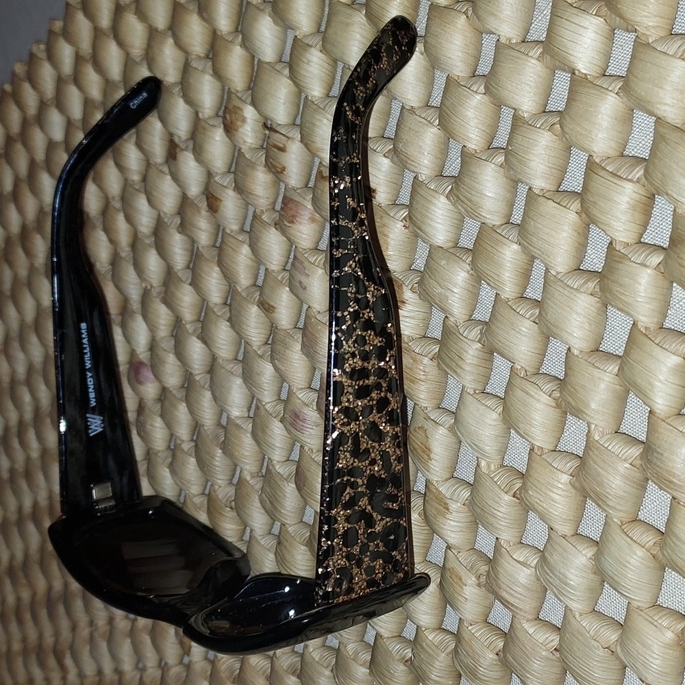 Wendy Williams Sunglasses - Picture 4 of 9